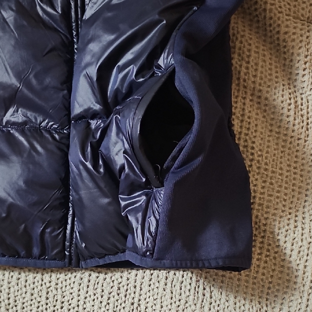 Fabletics Elliot Packable Women's Puffer Vest – Deep Navy (Large) - Picture 5 of 15